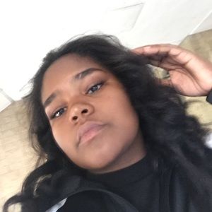 Meet your Posher, Desiree